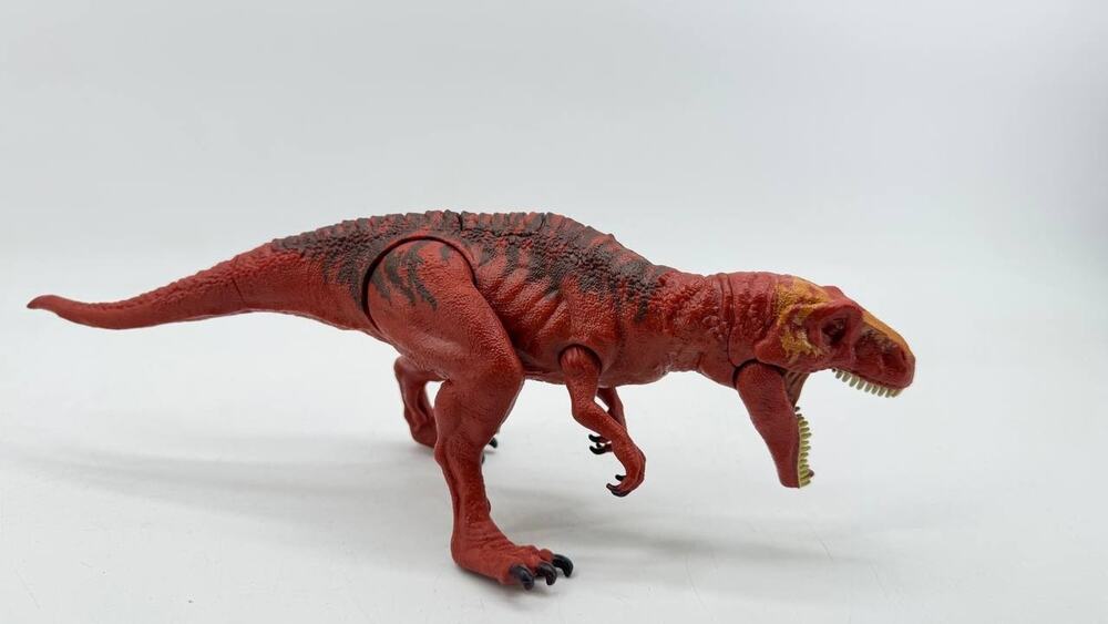 Jurassic World Sound Strike Dinosaur Figure Red Carnotaurus Mattel